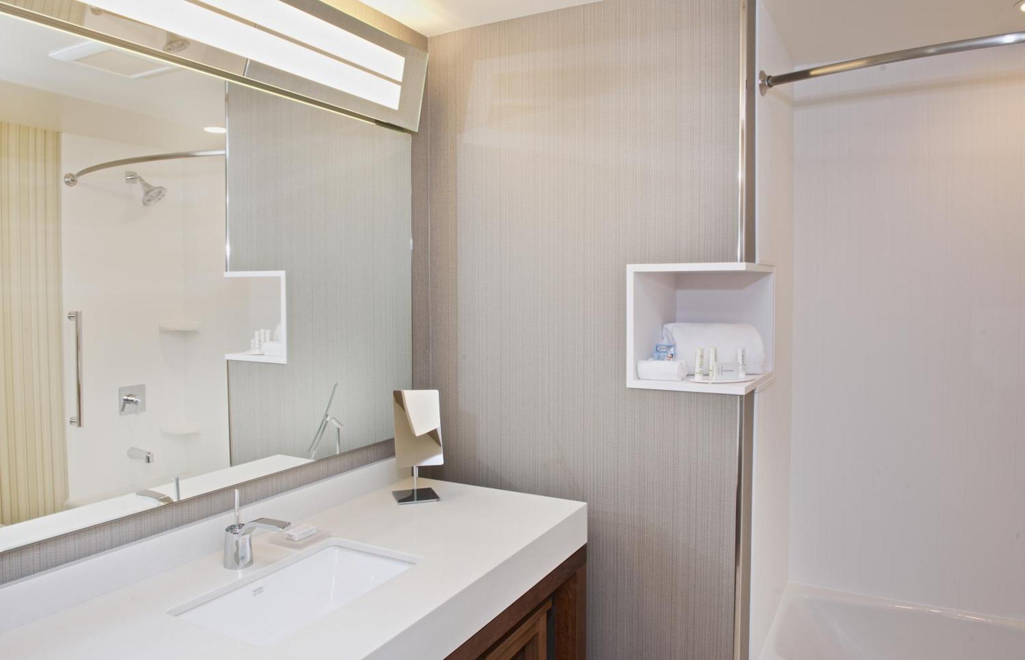 Courtyard By Marriott Seattle Everett Downtown Ngoại thất bức ảnh