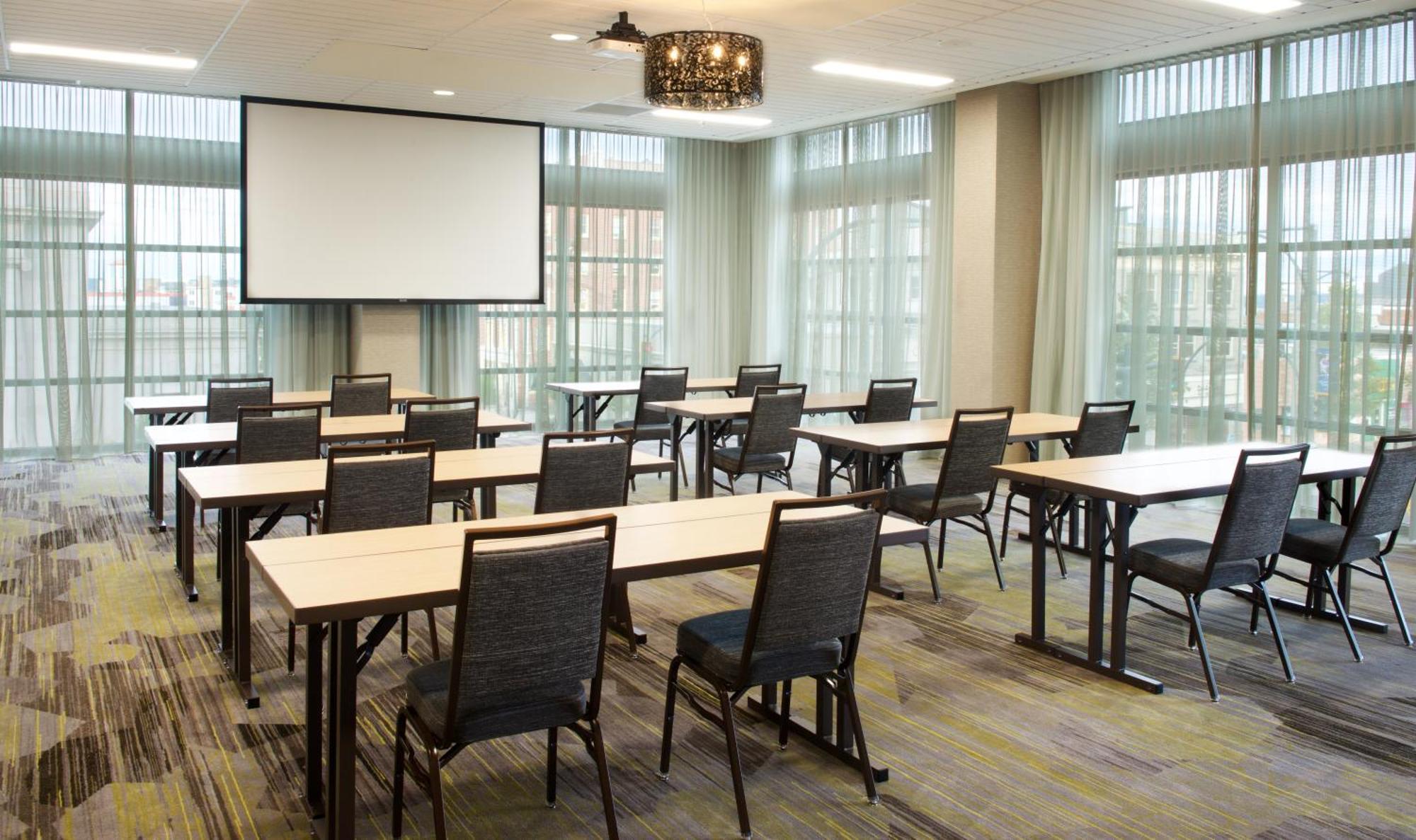 Courtyard By Marriott Seattle Everett Downtown Ngoại thất bức ảnh