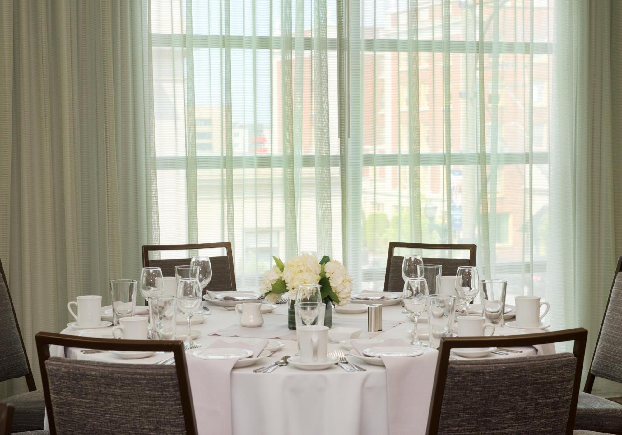 Courtyard By Marriott Seattle Everett Downtown Ngoại thất bức ảnh