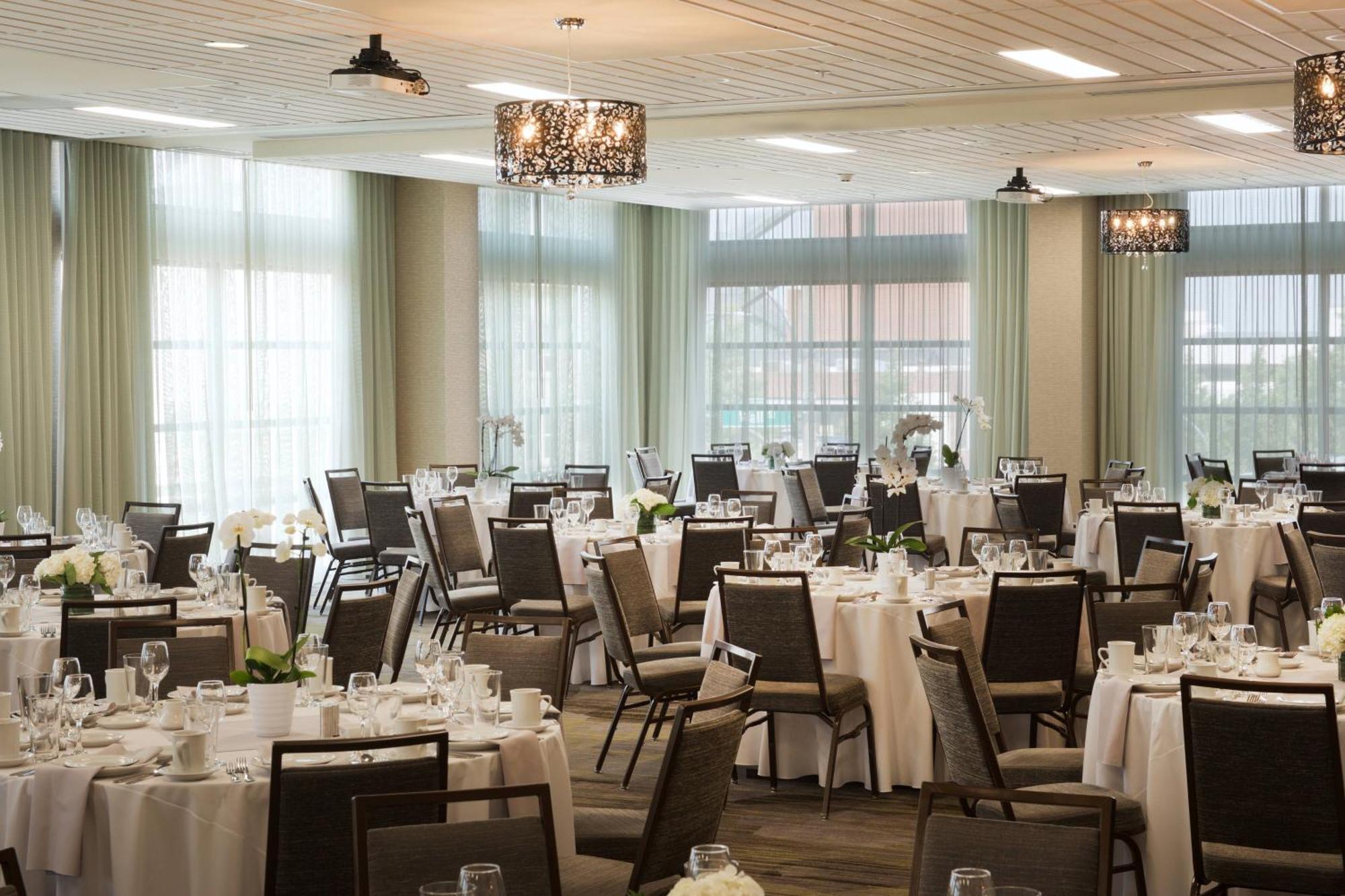 Courtyard By Marriott Seattle Everett Downtown Ngoại thất bức ảnh