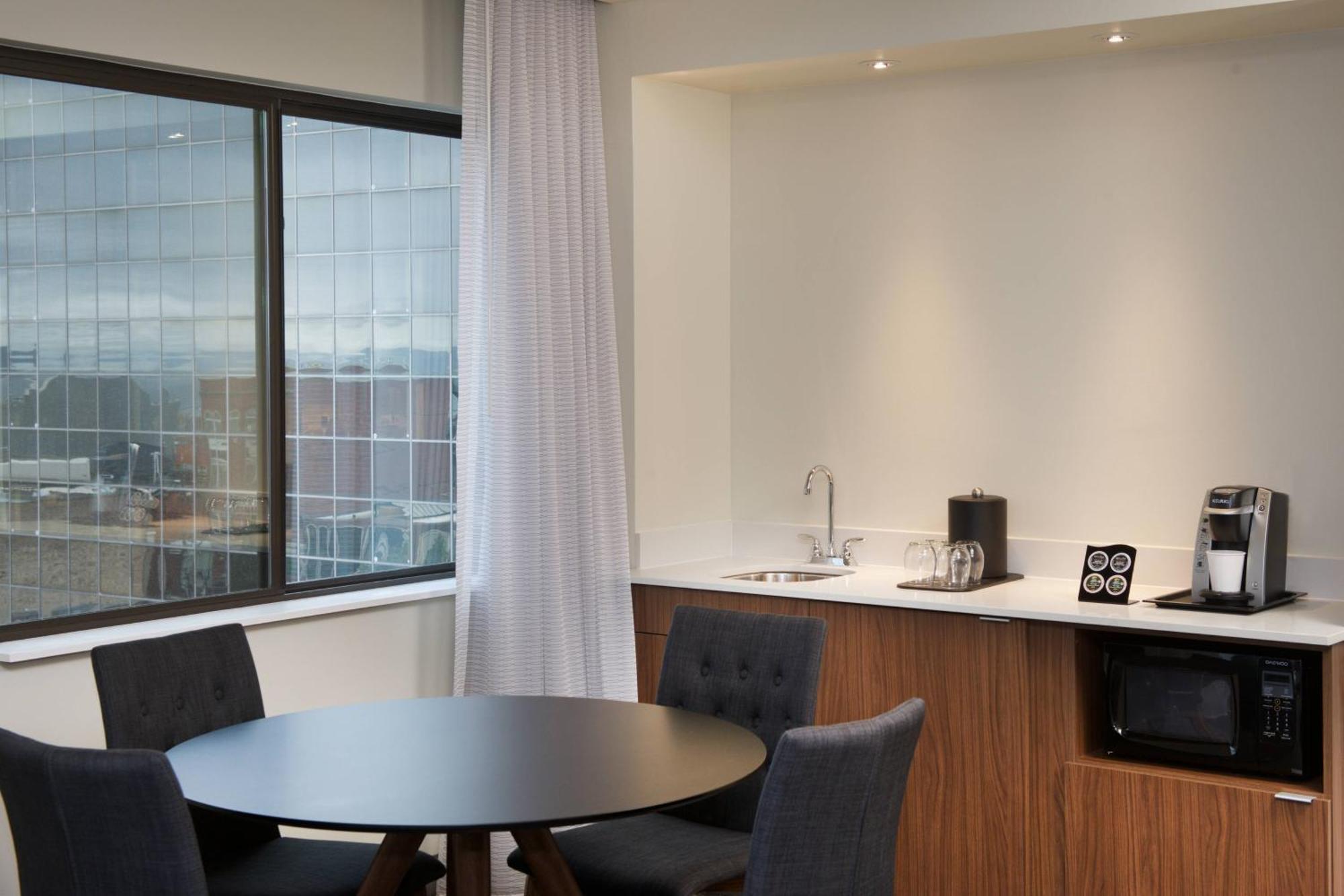 Courtyard By Marriott Seattle Everett Downtown Ngoại thất bức ảnh